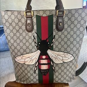 Gucci Supreme Caleido Bee Tote